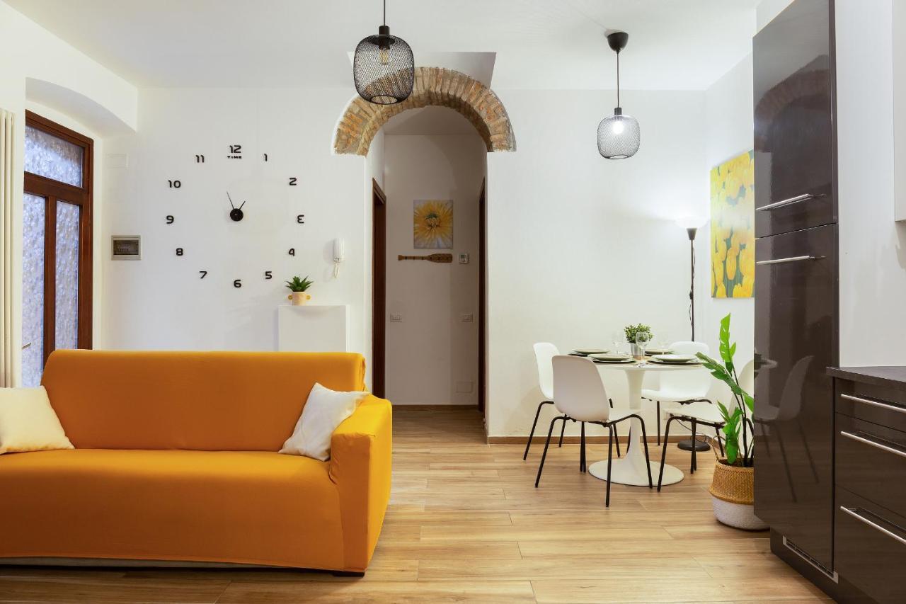 Como Centro Proprio Dietro L'Angolo Exterior foto